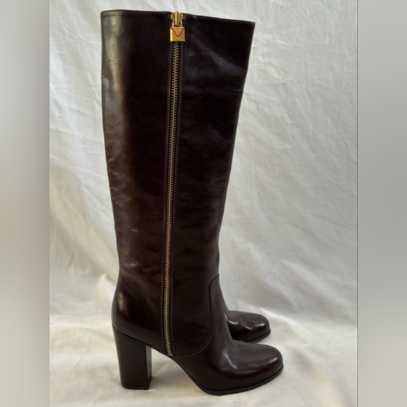 Michael Kors Brown Heeled Boots with Sophisticated Design - Picture 1 of 6